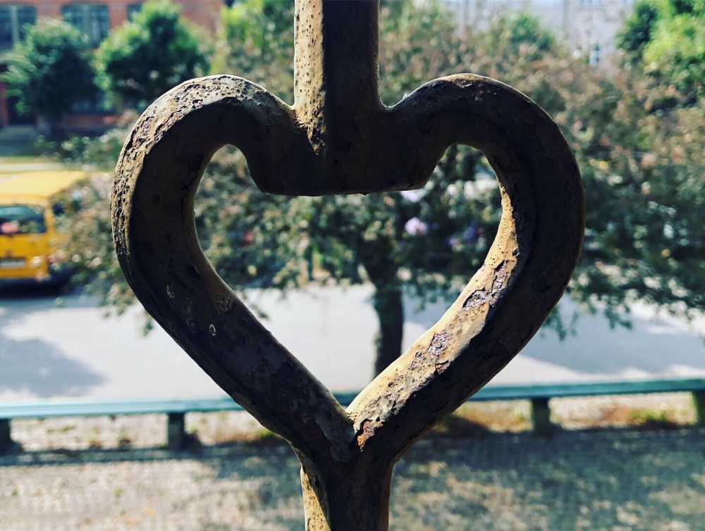 5E2E6882-EBE6-49D2-ADF9-2506E2BB7E0C